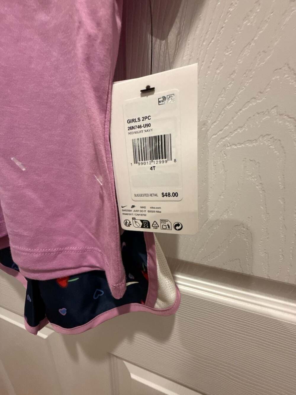 Nike Girls 2-Piece Short Sleeve Cherry Tee and shorts with blemish - Picture 3 of 6